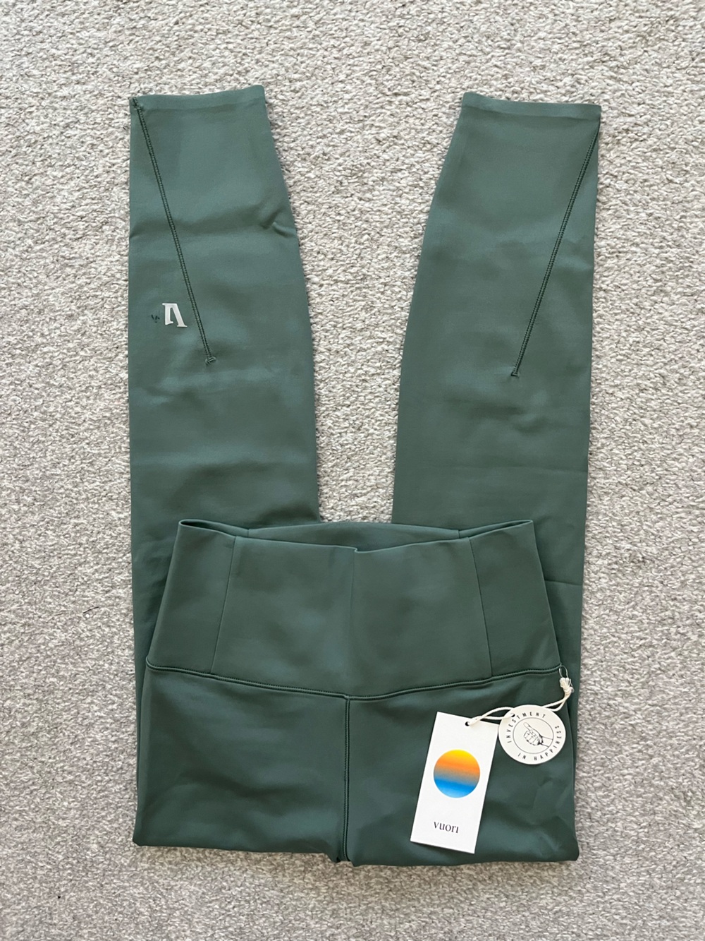 NWT Vuori Evolve Performance Leggings In Size Medium in Sea Pine